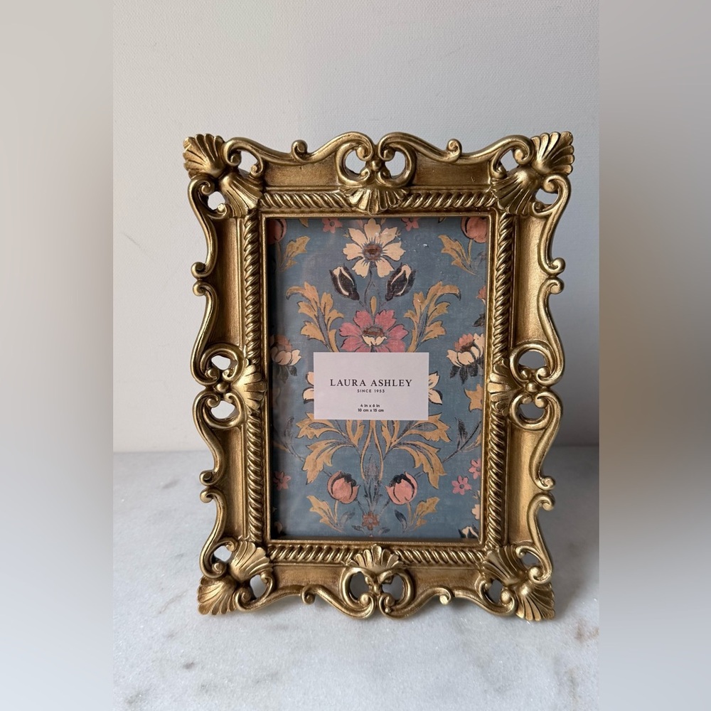 Laura Ashley Elegant Gold ornate Picture Frame for 4”x6” photo - Picture 3 of 9
